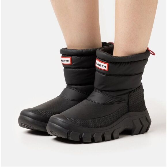 Hunter Women's Black Winter Boots - Picture 1 of 8